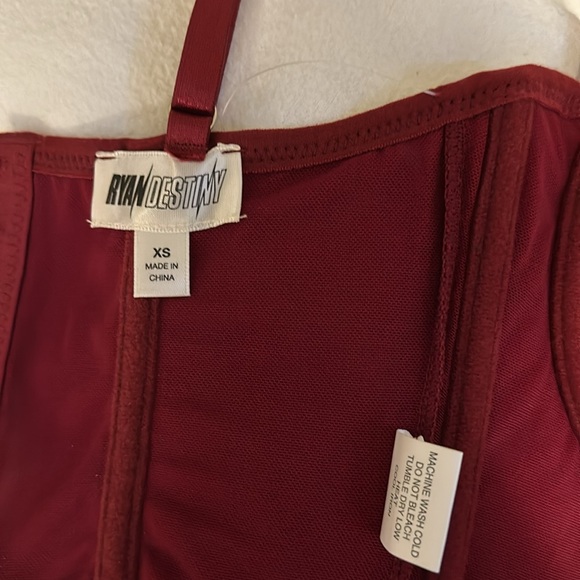Red corset top - Picture 4 of 4